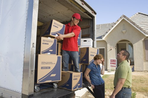 Medium-sized moving truck suitable for local London moves